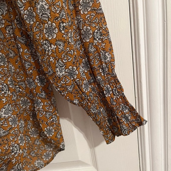 Loft Floral Pintucked Henley Blouse Size Small Mustard Yellow Office Workwear - Picture 6 of 6